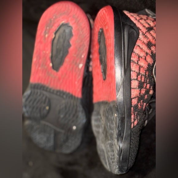 Nike LeBron 17 Black Red Toddler Size 9C 23 Lion - Picture 11 of 13
